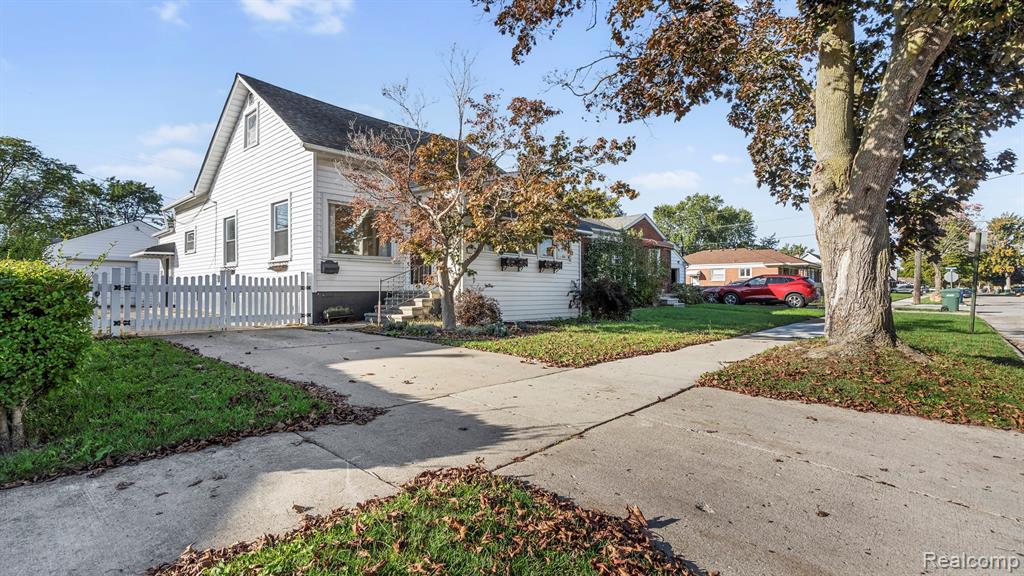 1335 Merrill Avenue — photo