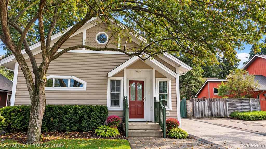 3668 Shorewood Road — photo