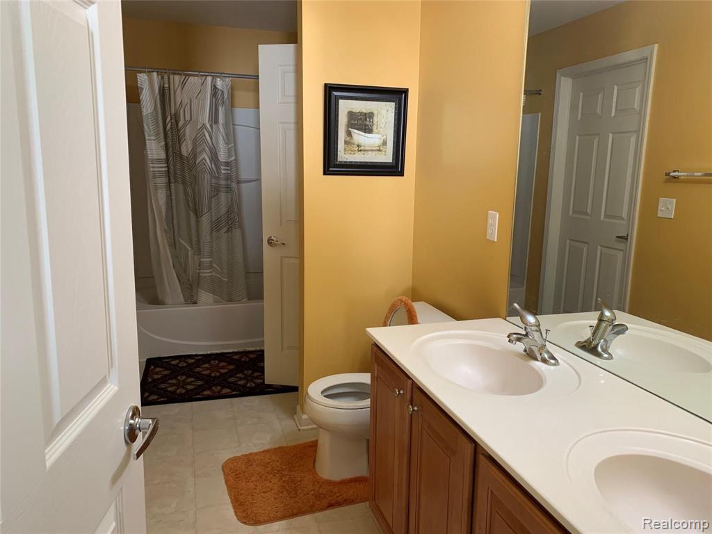 28113 Declaration Road, Novi, MI 48377 — photo 2