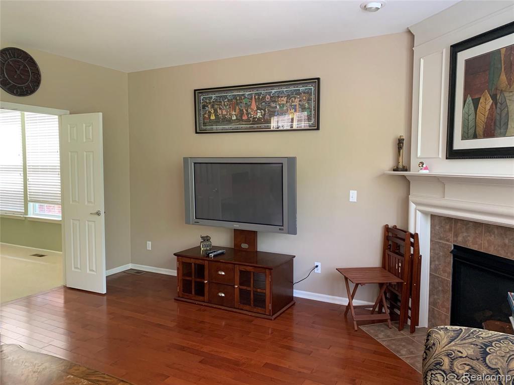 28113 Declaration Road, Novi, MI 48377 — photo 3