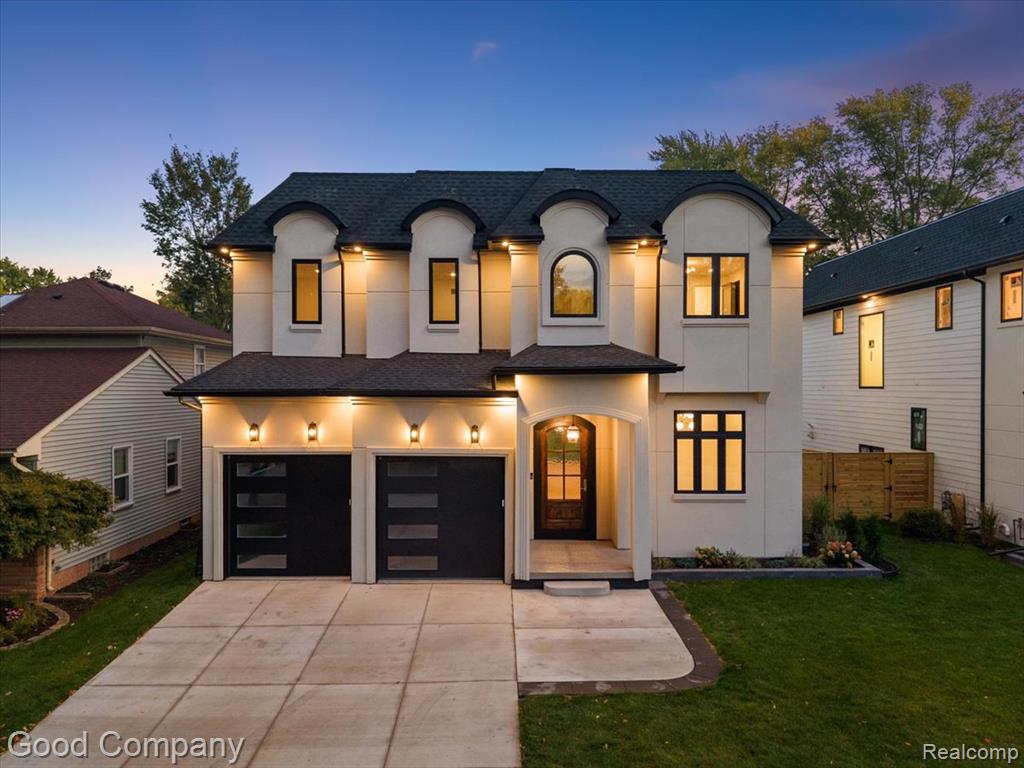 330 Woodlawn Avenue — photo