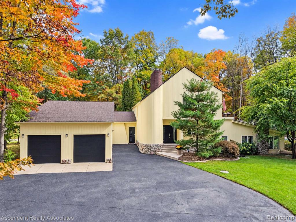 950 E Romeo Road — photo