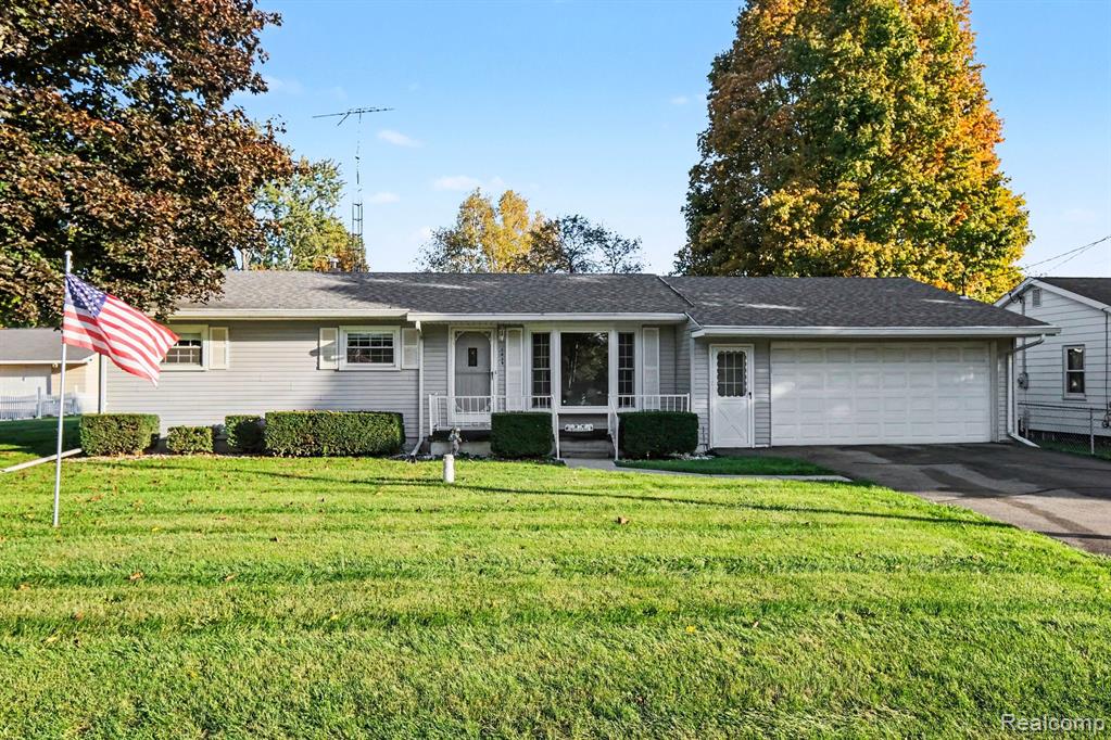 5039 E Frances Road — photo