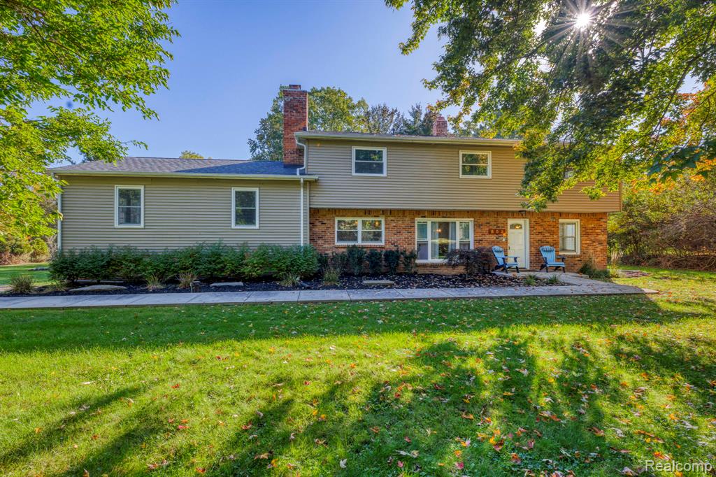 852 E Gunn Road, Rochester, MI 48306 — photo 2