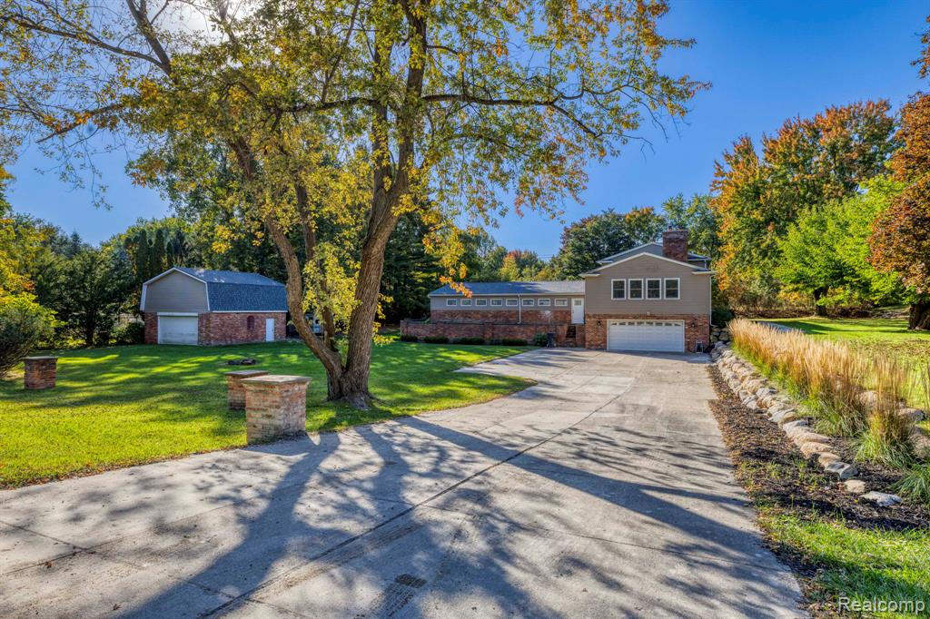 852 E Gunn Road, Rochester, MI 48306 — photo 3