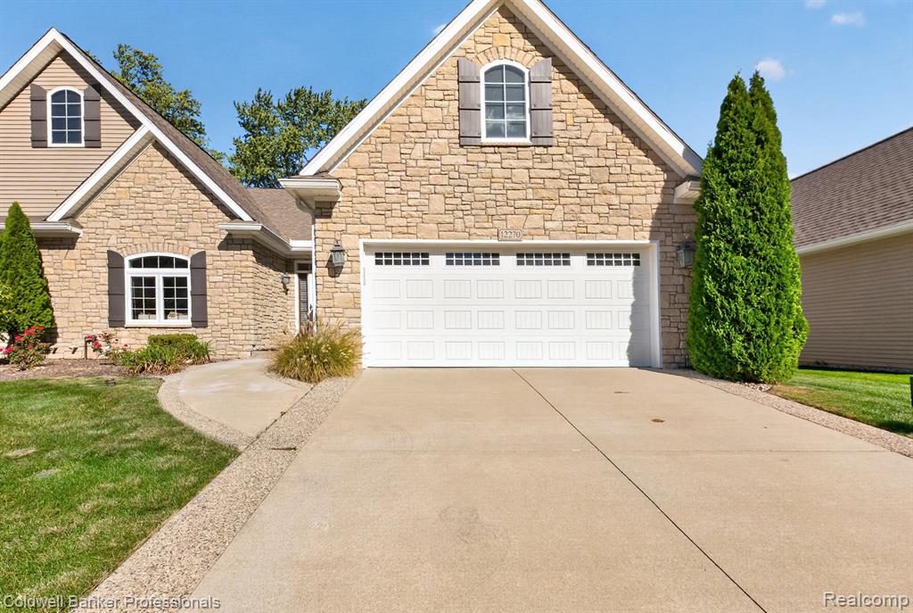 12270 Worthington Court — photo