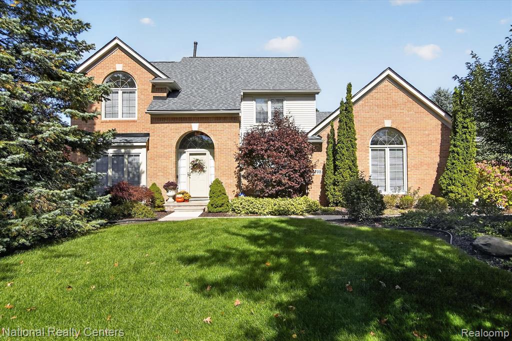 47708 Royal Pointe Drive — photo