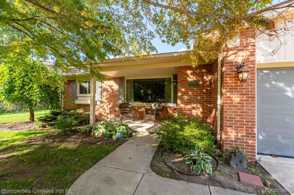 18544 Williams Street — photo