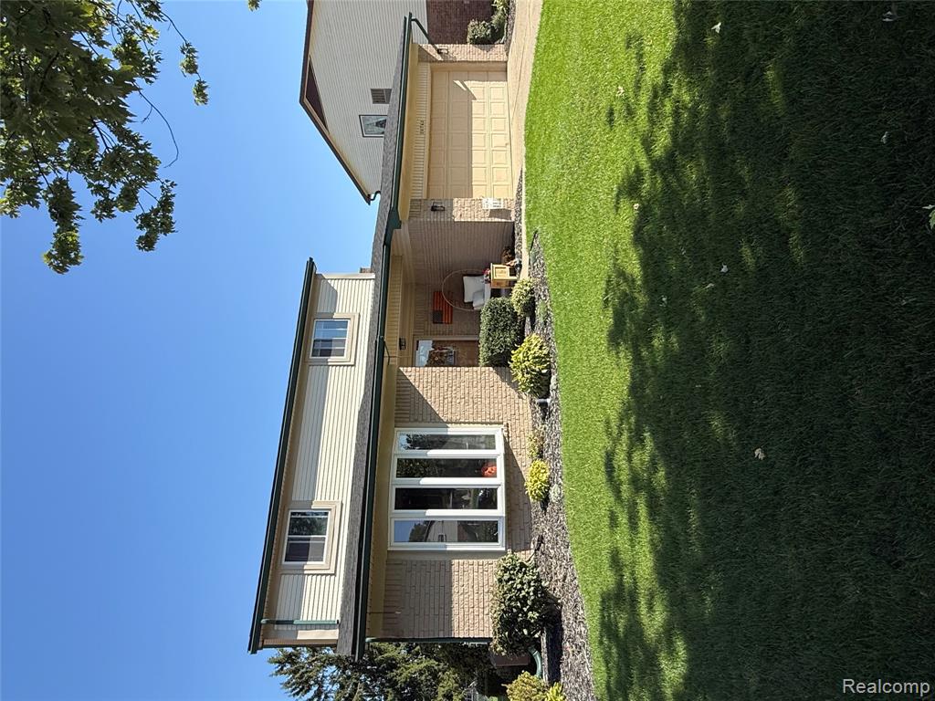 20762 Richard Avenue — photo