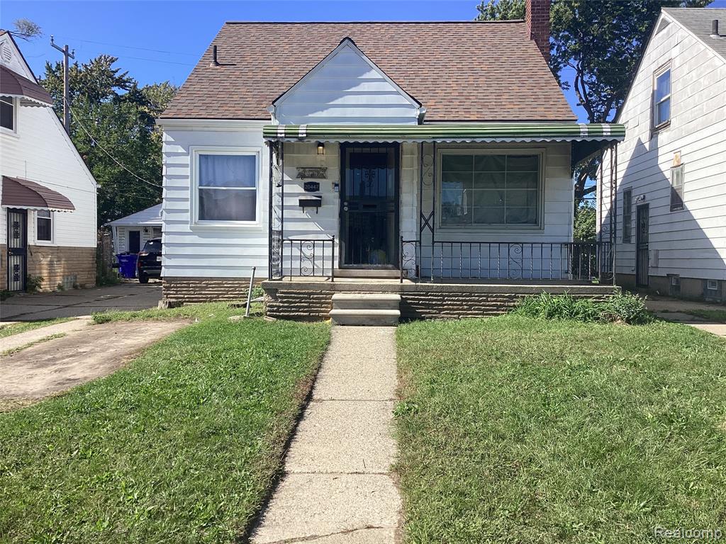 20447 Russell Street — photo