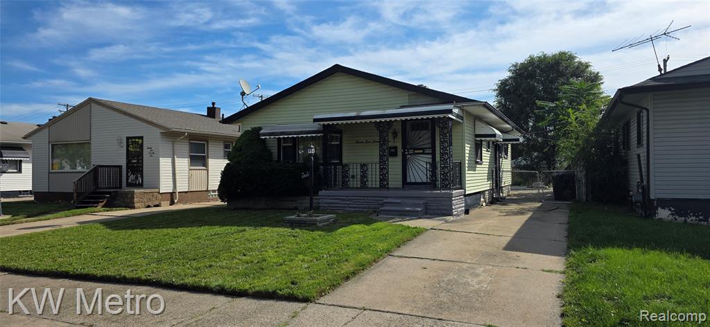 2477 S Bassett Street — photo