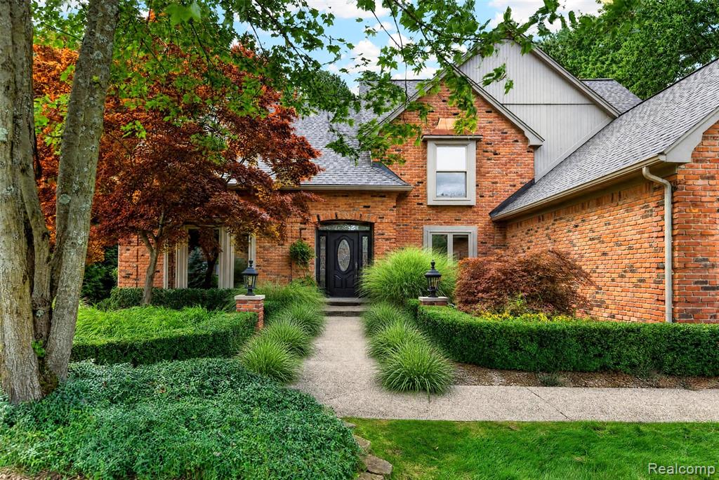3705 Summit Ridge Drive, Rochester Hills, MI 48306 — photo 2