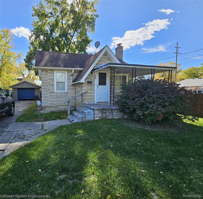 620 Maple Street — photo