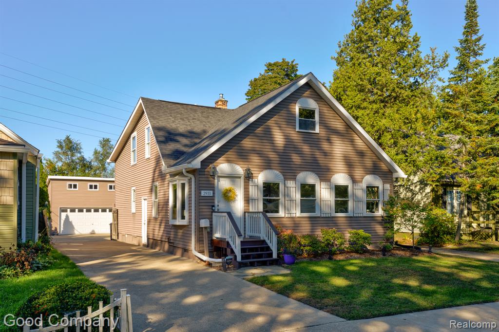 2933 Horton Street — photo