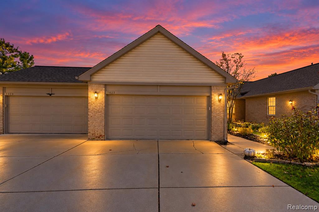 3033 Harbor Court — photo