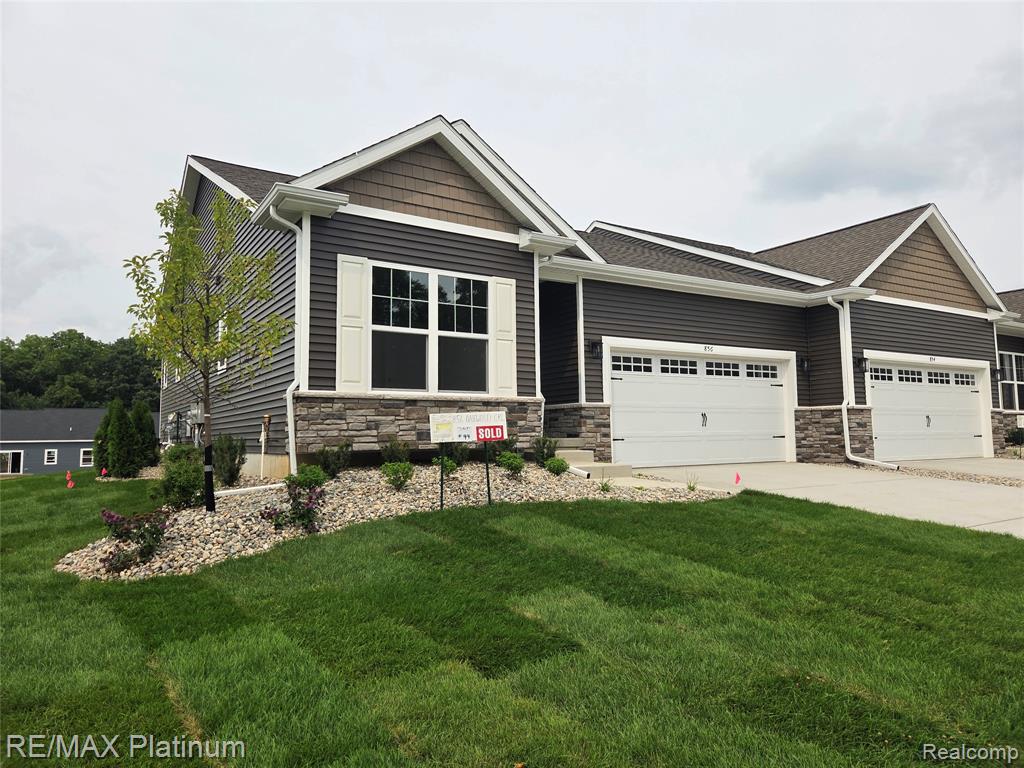 846 Oakwood Circle — photo