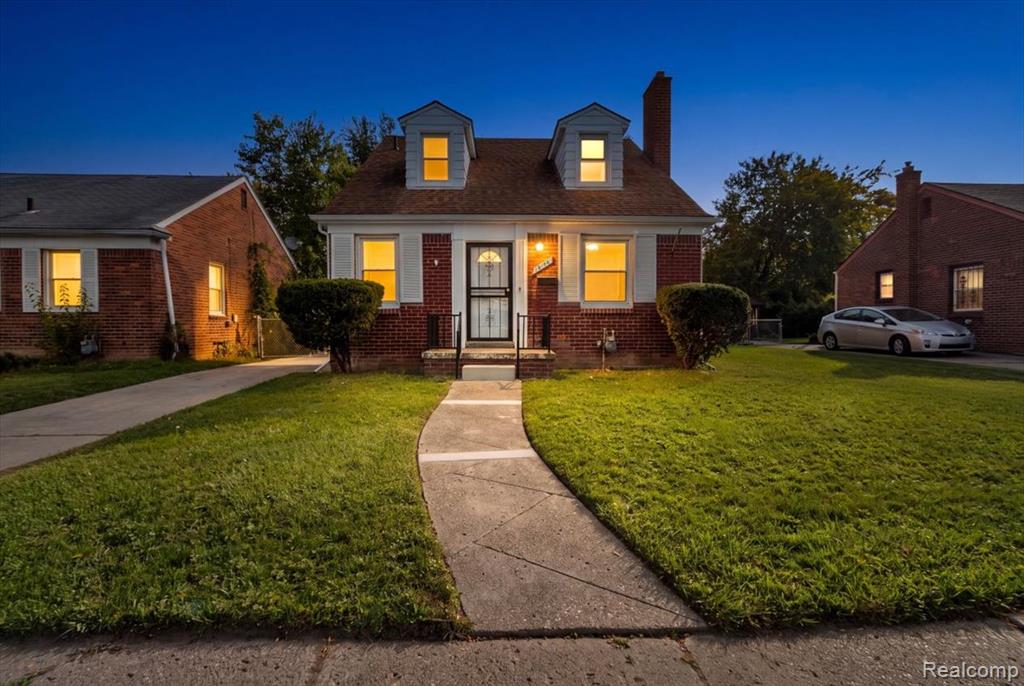 18104 Oakfield Street — photo