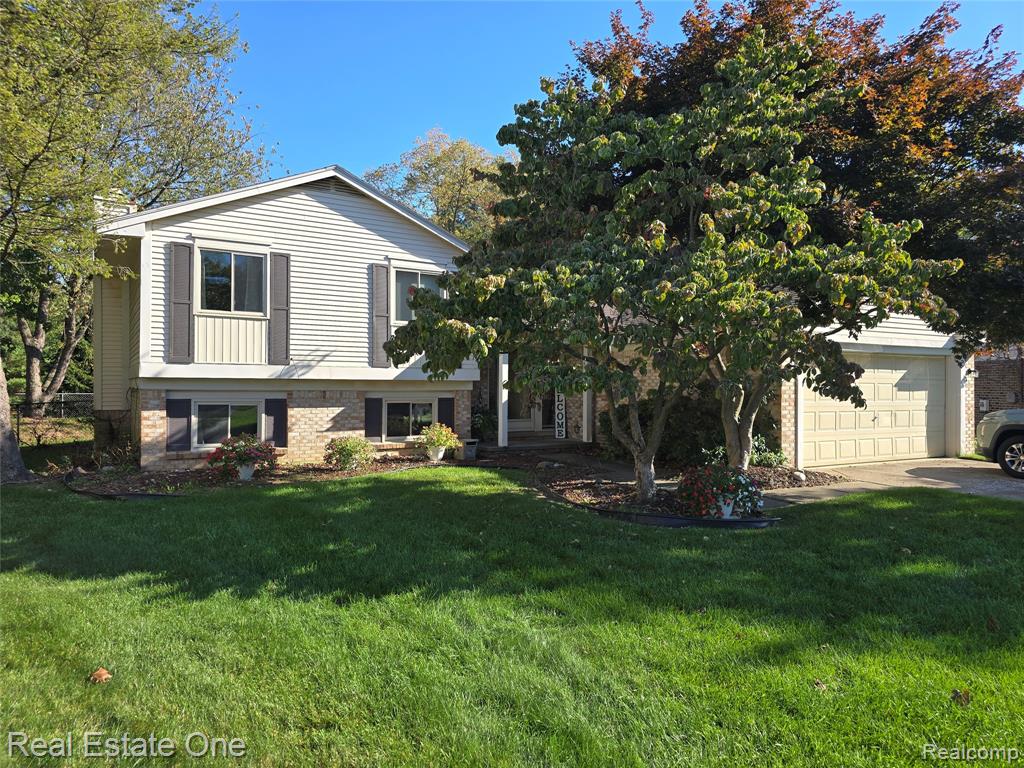 5506 Fox Chase Lane — photo