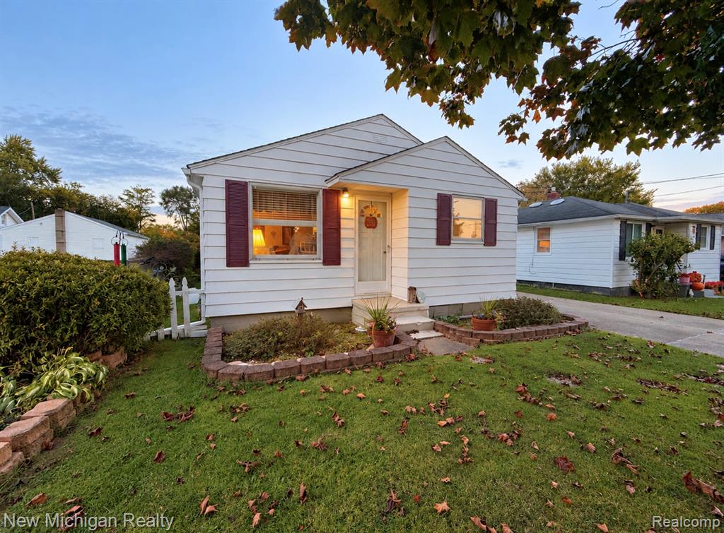 2225 E Williamson Street — photo