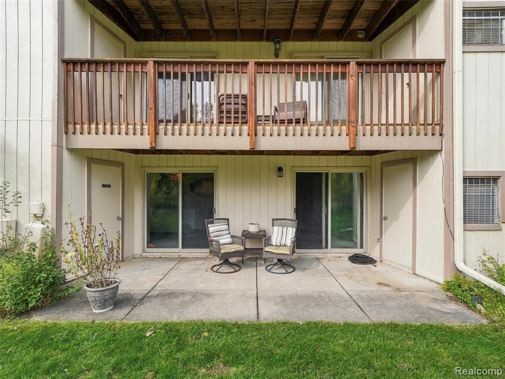 1677 Riverside Drive, Rochester Hills, MI 48309 — photo 3