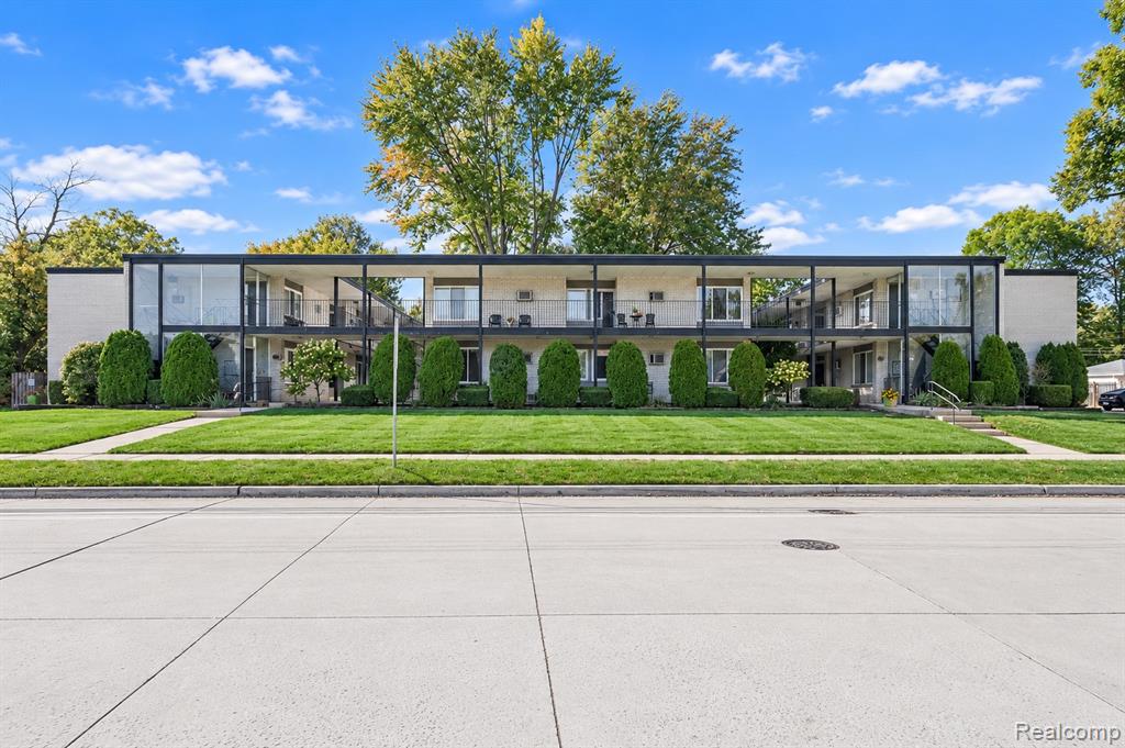 3421 Hillside Drive — photo