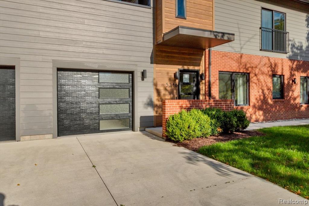 5216 Avery Street — photo