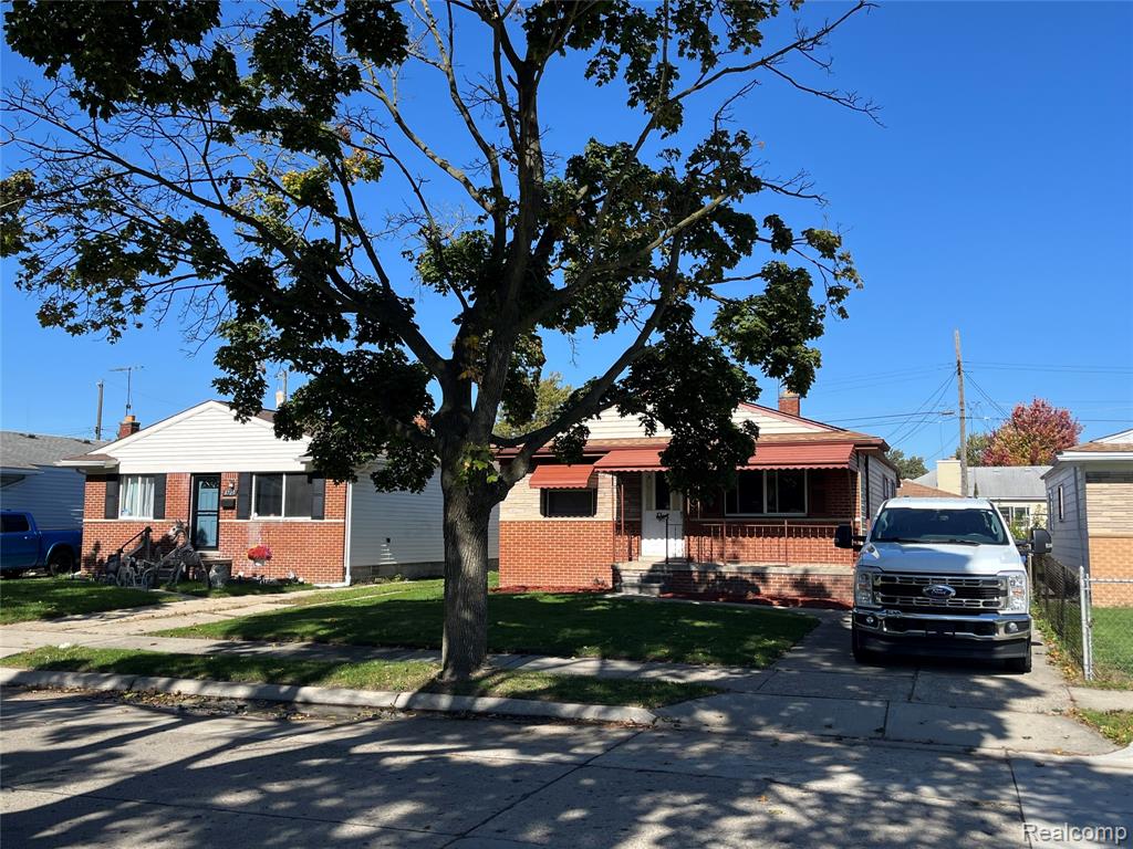 8731 Lozier Avenue — photo
