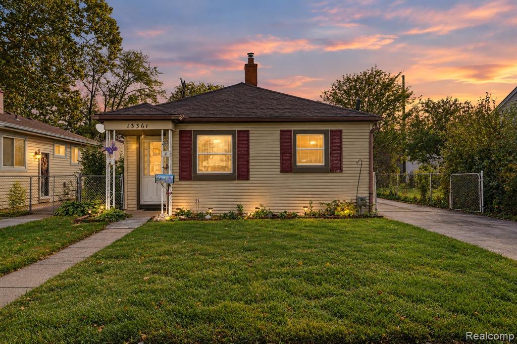 13361 Helen Street — photo