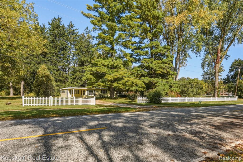 5195 S Washington Road — photo