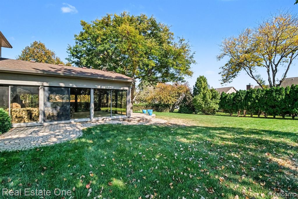 958 Langley Road, Rochester Hills, MI 48309 — photo 3