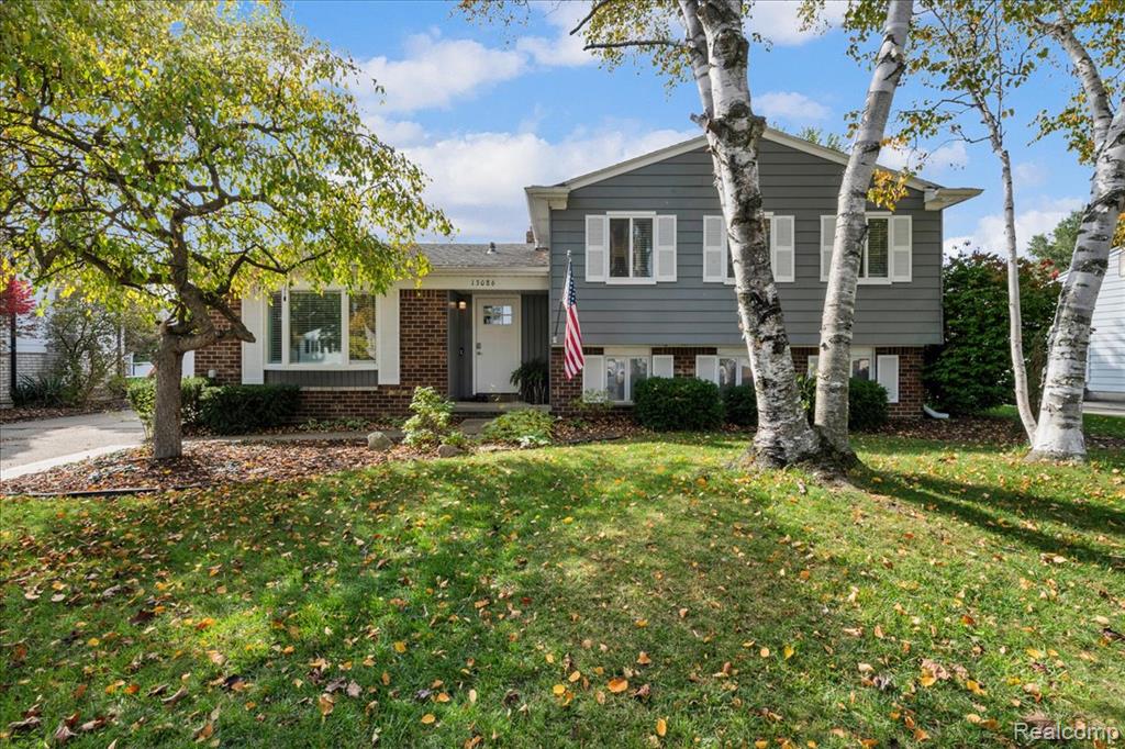 13086 Stratford Drive — photo