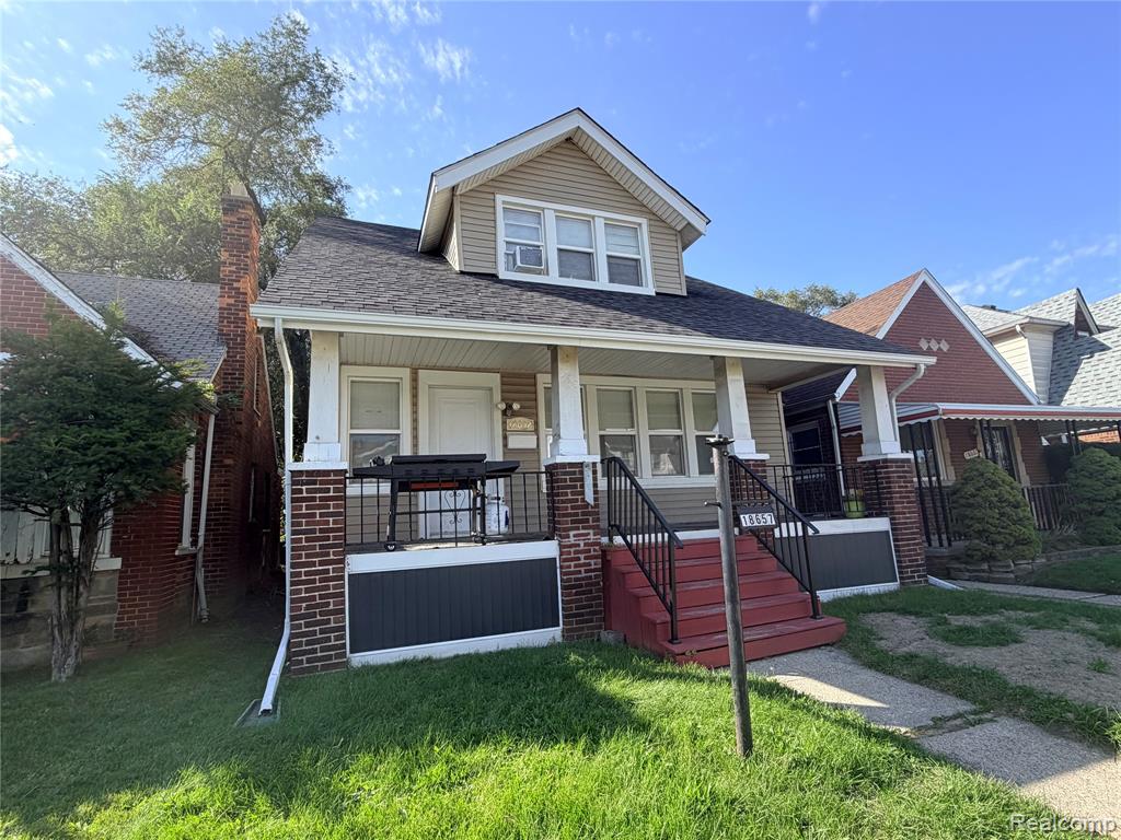 Home in Detroit, MI 48234 — photo 2