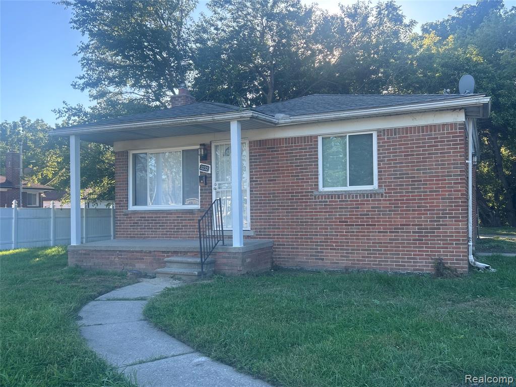 3232 John Daly Street — photo