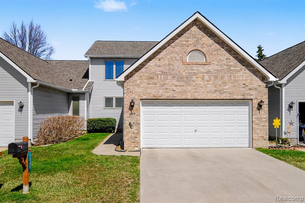 1085 Linda Drive — photo