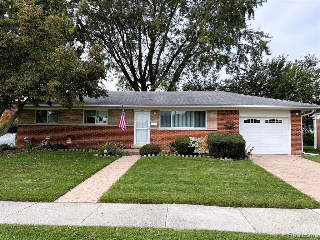 6901 Bison Street — photo