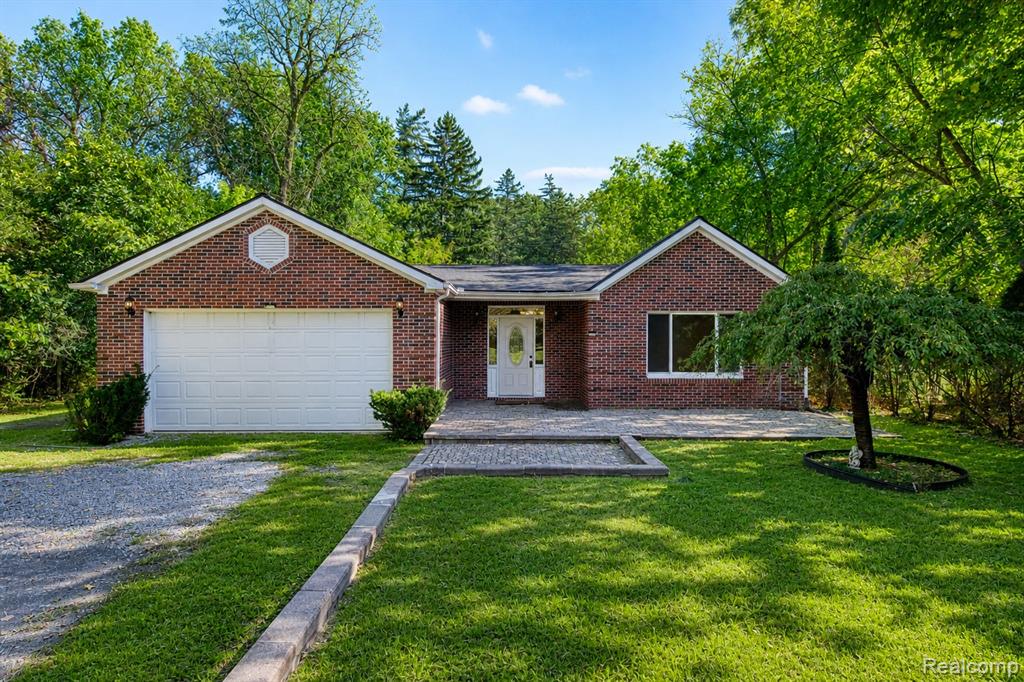 25348 Orchard Lake Road — photo