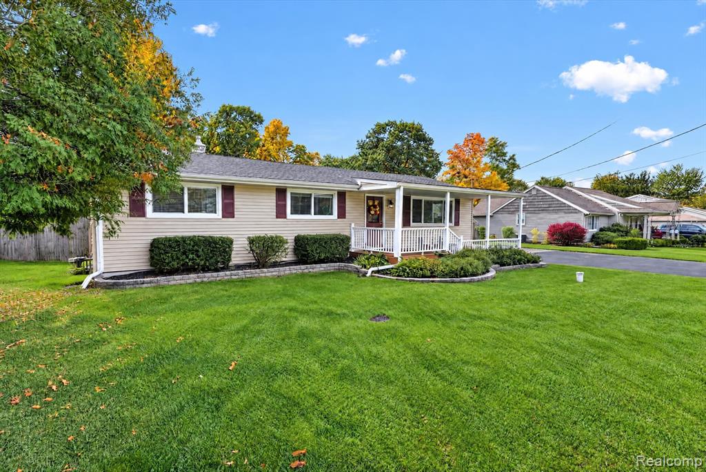5601 Delmas Road, Clarkston, MI 48348 — photo 2