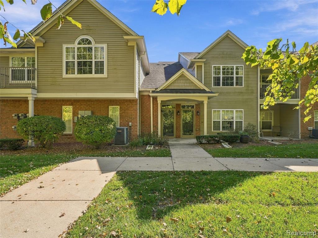 11351 N Woods Drive — photo