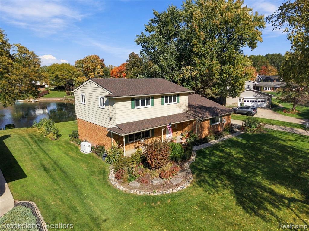 52429 Southdown Road — photo