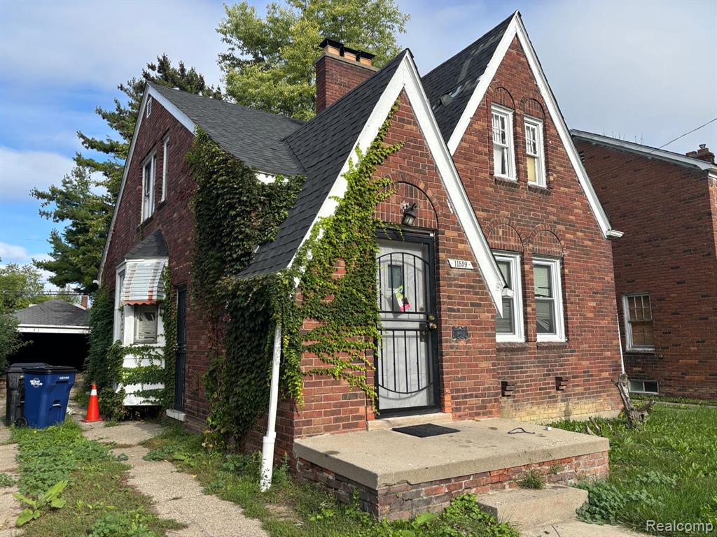 11559 Duchess Street — photo