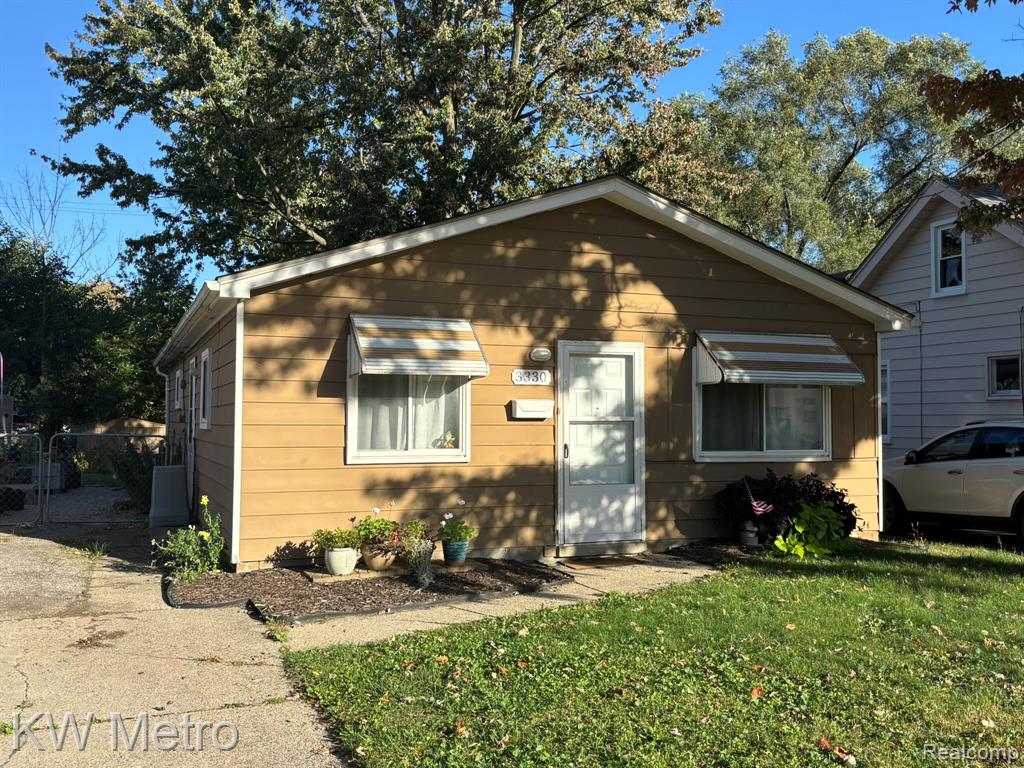 3330 Prairie Avenue — photo