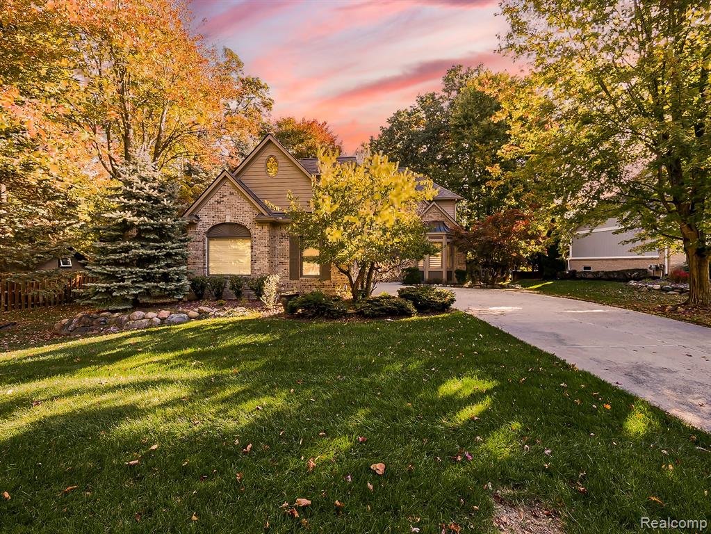 1440 Woodbridge Lane — photo
