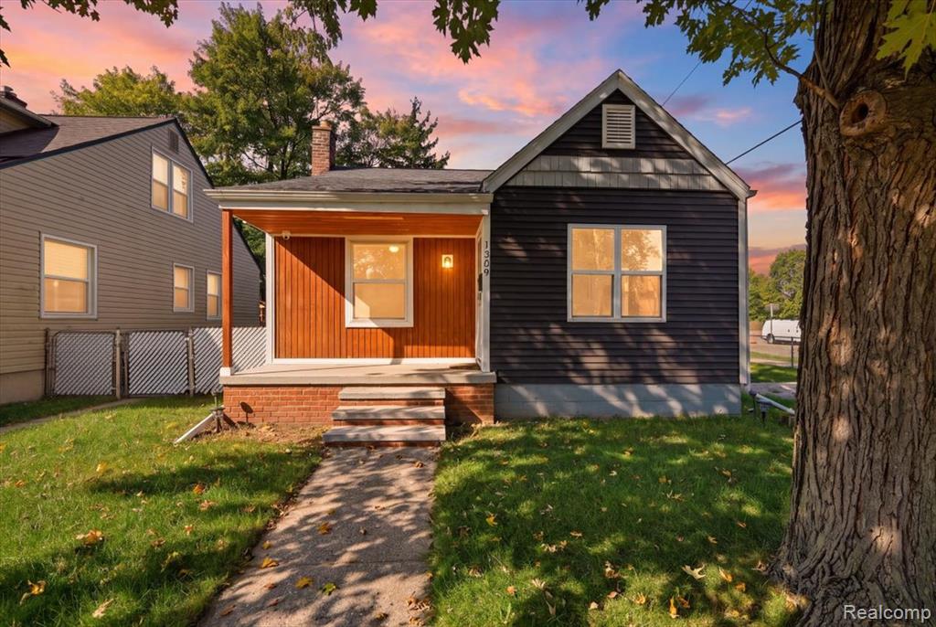 1309 N Wilson Avenue — photo