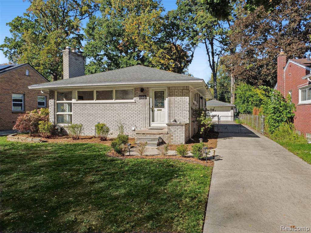 634 Orchard View Drive — photo