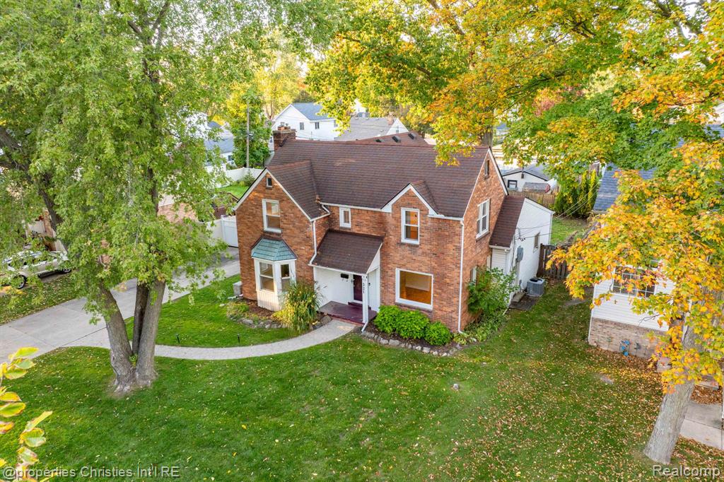 321 Fisher Court — photo