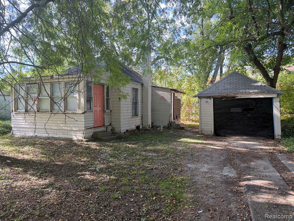 15877 Pierson Street — photo
