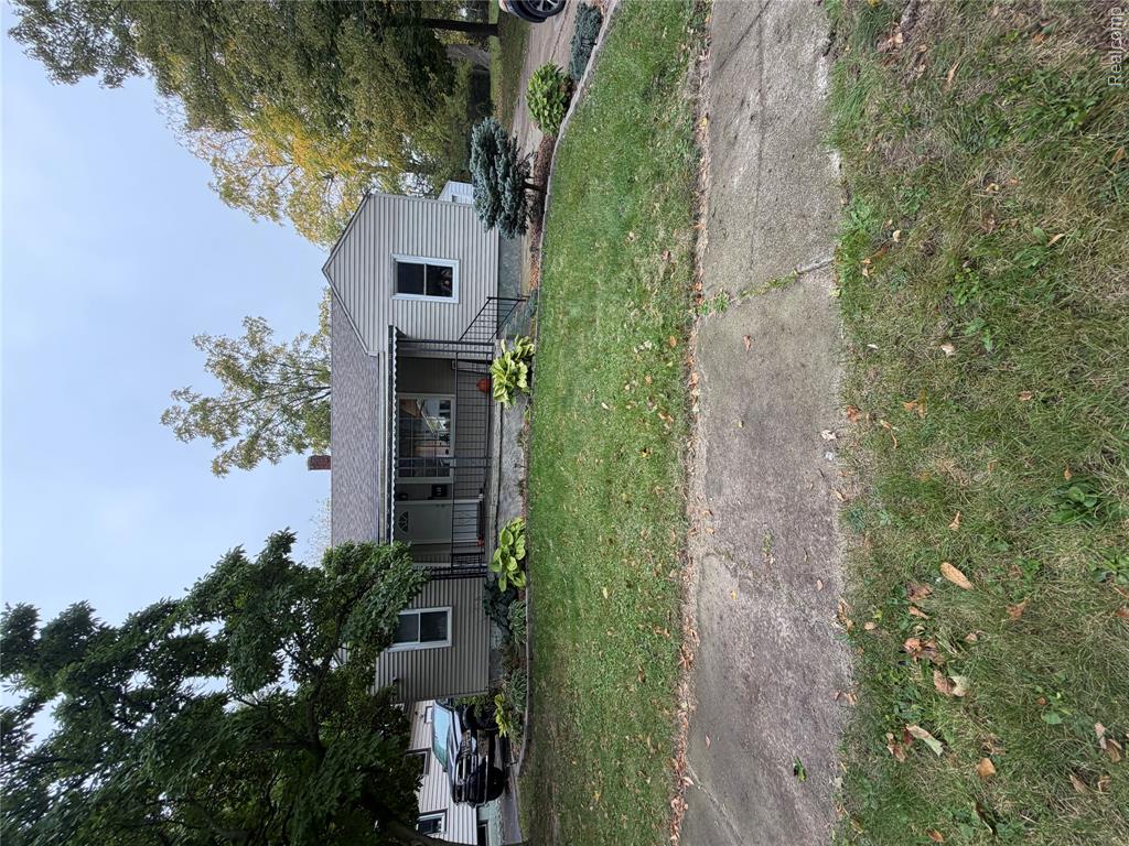 1122 Mann Avenue — photo