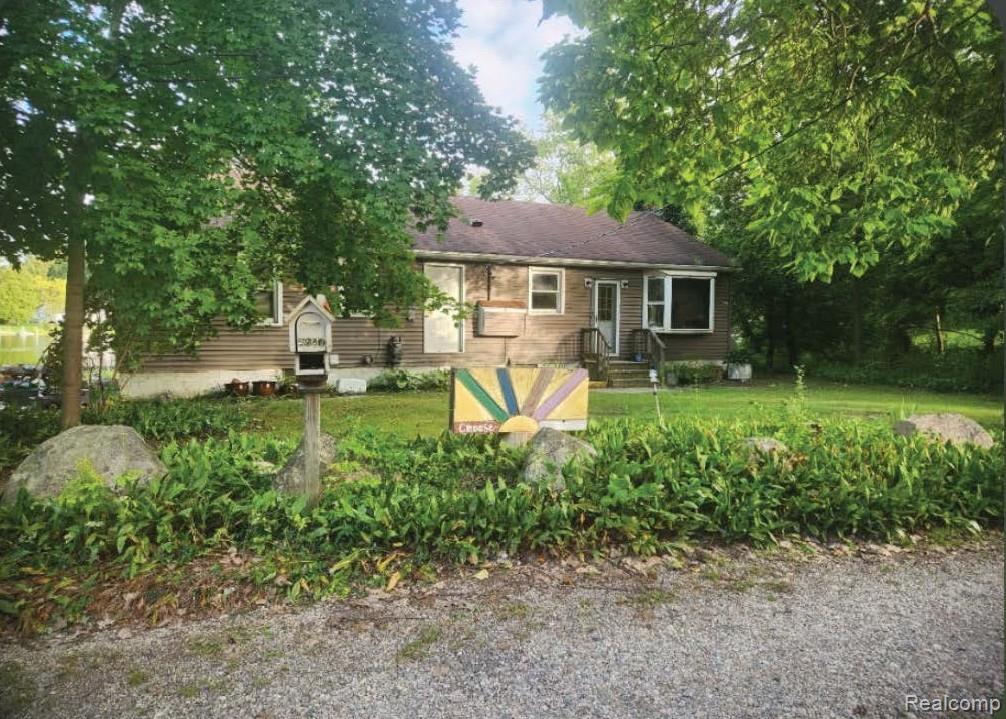 5940 Pinehurst Court — photo
