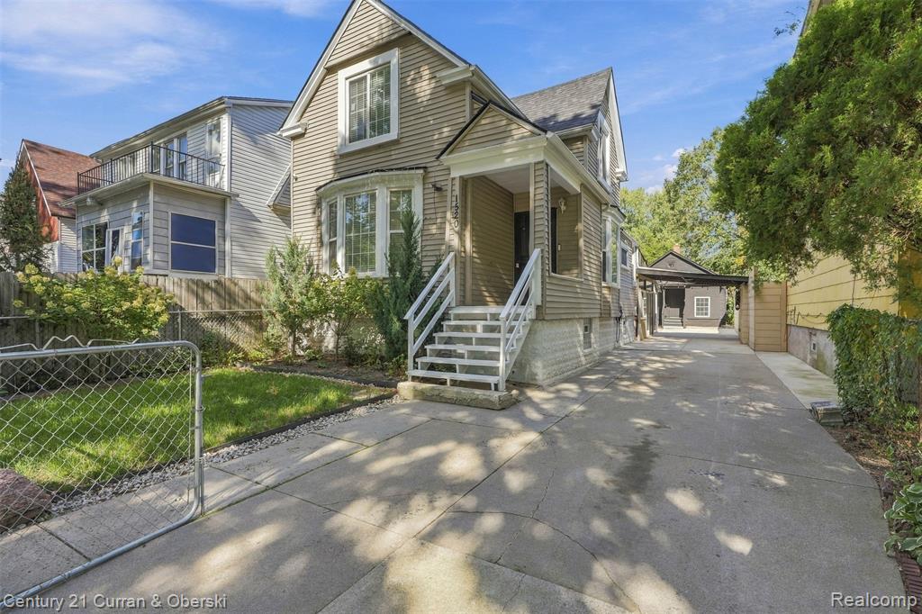 1520 McKinstry Street — photo