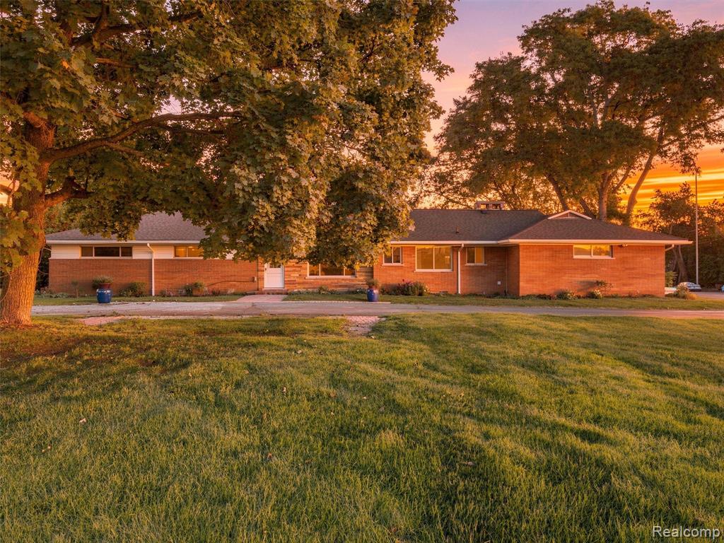 7393 E Greenwich Drive — photo